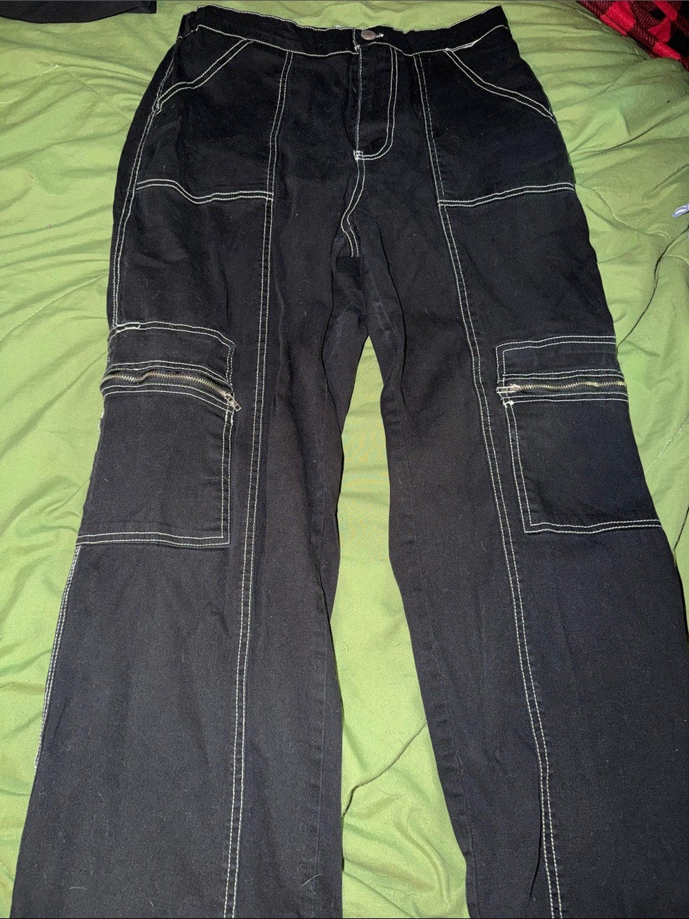 Charlotte Russe Black Relaxed Cargo Jeans with Contrast Stitching